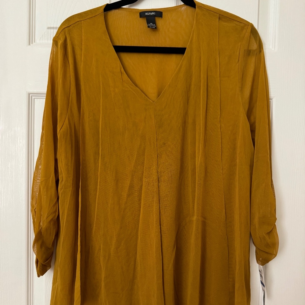 Alfani tunic blouse with front pleats.  Long sleeve size XL